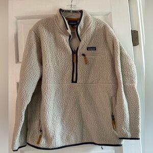 Patagonia Cream Fleece Pullover. SIZE L